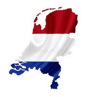 карта-нидерланд-с-развевая-флагом-изолированным-на-белизне-флага-151737324